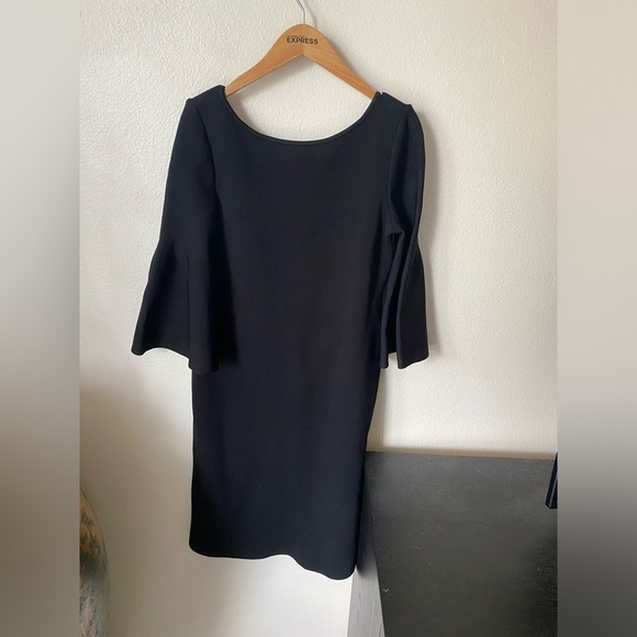 St. John Women’s Bodycon Black Dress Size 6 Open Back Flare Sleeve Event Midi - Picture 1 of 9